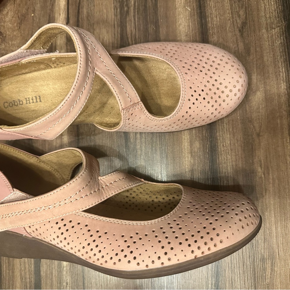 Cobb Hill by New Balance Women's Blush Perforated Flats